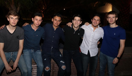 Amigos.