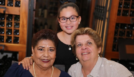  Alejandra Argamasilla, Martha Hernández y Margarita Silvestre.