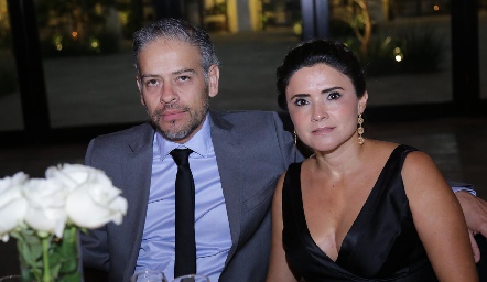 Alejandro García y Paola Félix.
