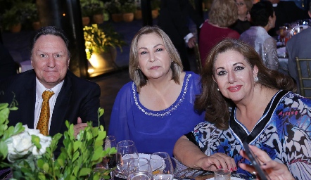  Miguel García, Rocío Fernández y Lola Guerrero.