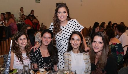  Isa Garza, María Fernanda Díaz, Danitza Lozano, Marcela Díaz Infante y Jessica Martín Alba.