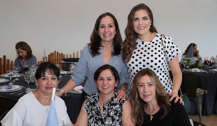  Maru Díaz, Danitza Lozano, Lourdes de la Mora, Claudia Ávila y Anna Astrid Navarro.