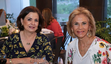  Dora Cabrera y Gloria Estrada.
