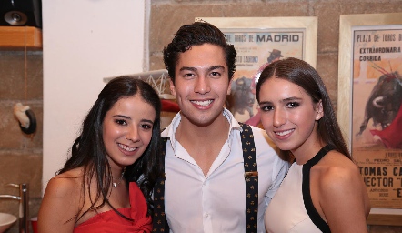  Daniela Navarro, Rafa Villanueva y Ana Sofi Aldrett.