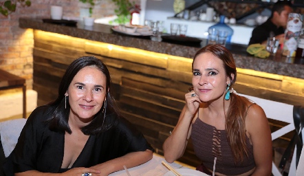  Lorena y Ana Laura Juárez.