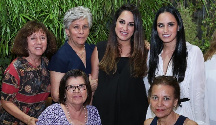  Mary Carmen Goñi, Elena González, Gloria Leal, Natalia Leal, Pilar Sierra y Amparo Rosillo.