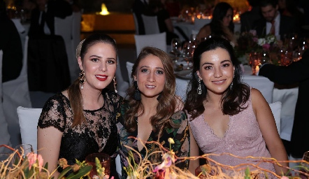  Luli Robles, Sofía César y Yusa de la Rosa.