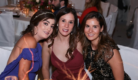  Silvana Zendejas, María Domínguez y Valeria Flores.