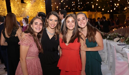  Ana Isabel Revuelta, Móni Cano, Alexia y María Paula Revuelta.