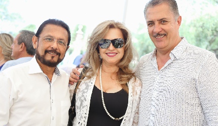 Toño Acosta, Zulema Sánchez y Rolando Hervert.