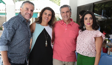  Rafael Piñero, Montserrat Abella, Juan Manuel Piñero y Gabriela Martínez Castro.