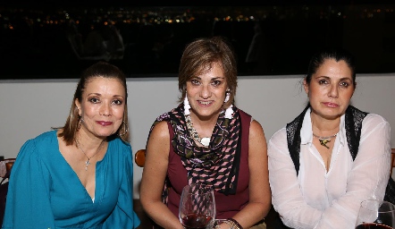  Soledad Vega, Ana Mary Lorca y Rigeb Salazar.