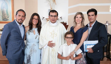  Gustavo y Lucía Ascanio, Padre Salvador, Jessica Villarreal, Alejandro Ascanio y Marcelo Ascanio.