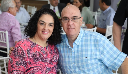  Carolina Abud y Javier González.