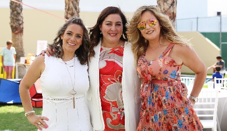  Michelle Zarur, Deyanira Cázares y Erika Olivares.