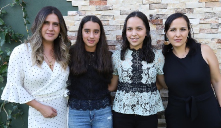  Brenda Hernández, María Mares, Montse Rodríguez y Susy Humara.