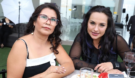  Silvia Rodríguez y ThaliaTorres.