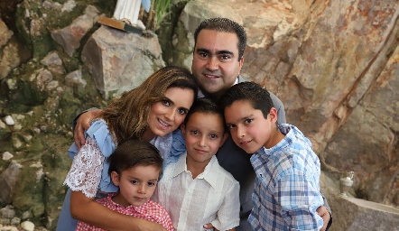  Familia Leos Estrada.