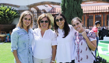  María Torres, Ale Alcalde, Fer Castillo y Daniela Llano.