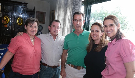  Sofía Hunter de Valle, Mauricio Valle, Javier Muriel, Montse Fonte Pons y Mónica Leiva Pons.
