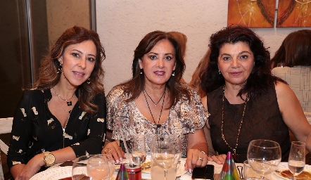  Karla Chalita, Oti Ruiz y Malaque Musa.