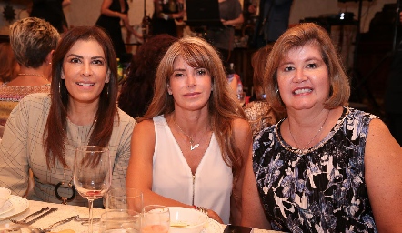  Ernestina Díaz de León, Lorena Escobedo y Alejandra Oliveros.