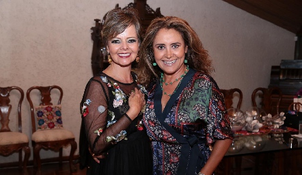  Luz Estela Gómez y Patricia Lara.