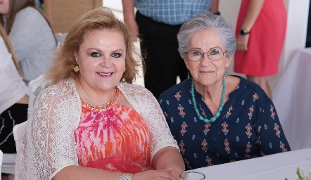  Anita Hernández y Margarita de Mendizábal.