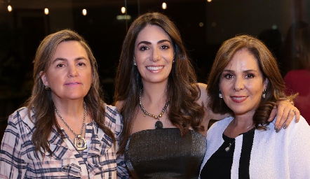  Adriana González de Gordoa, Andrea Lorca y Laura Álvarez de Lorca.