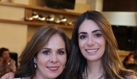  Laura Álvarez de Lorca con su hija Andrea.