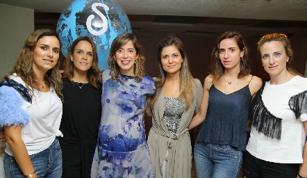  Paty Estrada, María Sotomayor, Michelle Mendoza, Coco Canseco, Ifi Güemes y Cristina Ocejo.