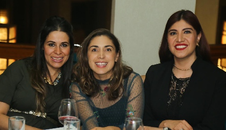  Marcela Varona, Miriam Abu y Jazmín Sánchez.