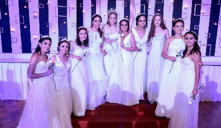 Katia Raitarski Lozano, Reina del Club Deportivo Potosino con las princesas.