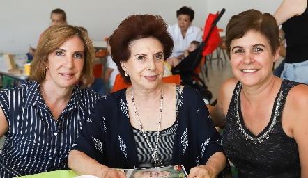  Covadonga Pérez, Ana María Quezada y Ana Laura Villarreal.