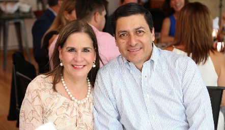  Alma Gómez y Jorge Chávez .