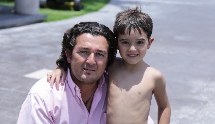  Mauricio Lozano con su hijo Rodrigo.