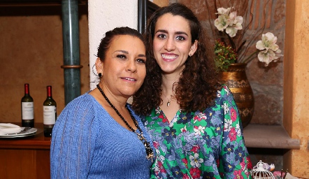 María Helena Lomelí y Marijó Martínez.