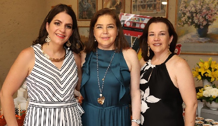  Gabriela, Mónica y Reyna Suárez.
