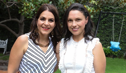 Gabriela Suárez y Carmen Maeba.