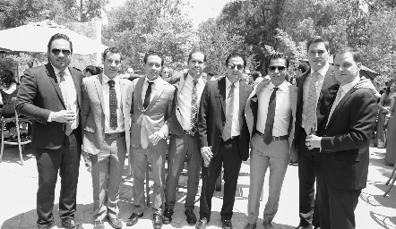  Festejando con los novios.