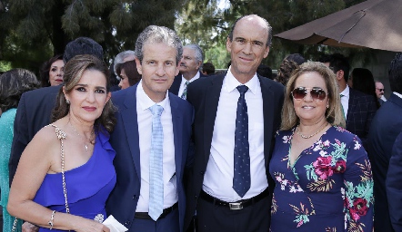 Verónica Maza, Juan Aranda, Alejandro Aranda y Gela de Aranda.