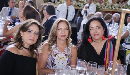 Maru Martínez, Pita Del Valle y Maricha Gordoa.