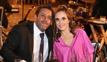  Rodolfo Cervantes y Gina Castellanos.