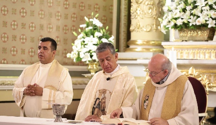 Los sacerdotes.