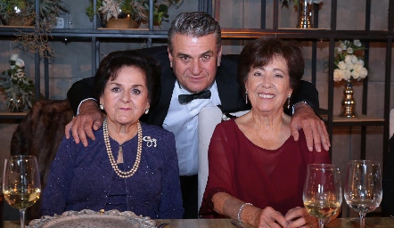  Tere Valero, Jole Torre y Conchita Nieto.