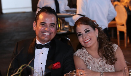 Oscar México Valadez y Zaía Basurto.