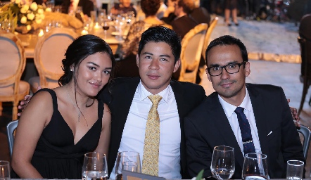  Tania Carbajal, Arturo Romero y Christian Carbajal.