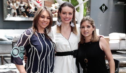  Jessica Meza, Nathalie Sarquis y Dora Díaz Dibildox.