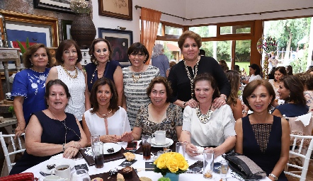 Maricarmen López con sus amigas.
