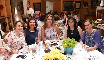  Lourdes López, Mimí Torres, Erika Rodríguez, Laura Acebo y Margarita Acebo.